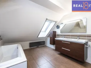 Prodej bytu 4+kk, Praha, Semilská, 139 m2