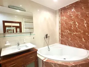 Pronájem bytu 2+1, Cheb, Jakubská, 50 m2