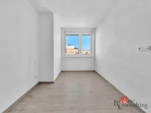 Pronájem bytu 2+kk, Hradec Králové - Třebeš, Pod Svahem, 64 m2