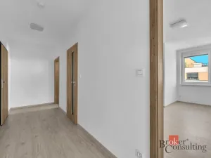 Pronájem bytu 2+kk, Hradec Králové - Třebeš, Pod Svahem, 64 m2