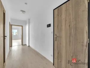 Pronájem bytu 2+kk, Hradec Králové - Třebeš, Pod Svahem, 64 m2