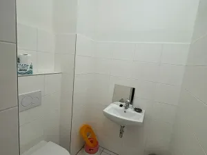 Pronájem kanceláře, Praha - Holešovice, Jirečkova, 240 m2