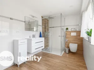 Prodej apartmánu, Štítary, 327 m2