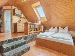 Prodej apartmánu, Štítary, 665 m2