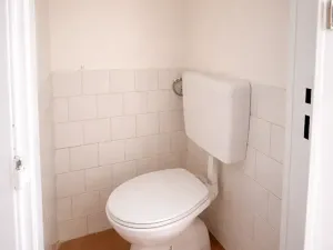 Pronájem bytu 1+kk, Praha - Holešovice, Poupětova, 35 m2