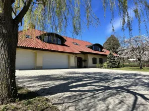 Prodej vícegeneračního domu, Olšany, 392 m2