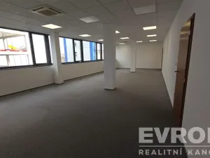 Pronájem kanceláře, Pardubice - Zelené Předměstí, třída Míru, 102 m2