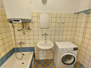 Prodej bytu 3+1, Žichovice, 75 m2