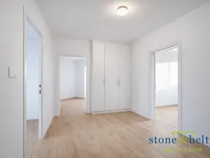 Prodej bytu 3+1, Praha - Stodůlky, U jezera, 83 m2