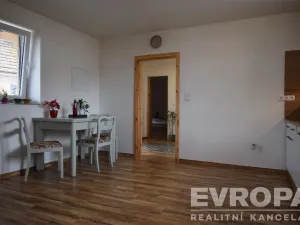 Prodej rodinného domu, Zásmuky - Nesměň, 72 m2