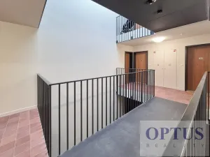 Pronájem bytu 2+kk, Praha - Smíchov, Albrightové, 44 m2