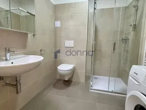 Pronájem bytu 1+kk, Praha, Mochovská, 34 m2