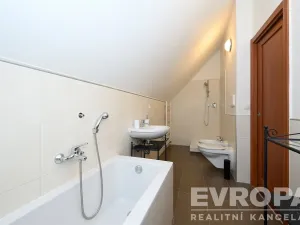 Prodej bytu 2+kk, Praha - Vinohrady, Máchova, 52 m2