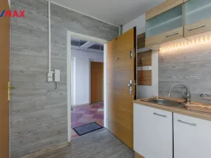 Prodej obchodního prostoru, Karlovy Vary - Rybáře, Konečná, 72 m2