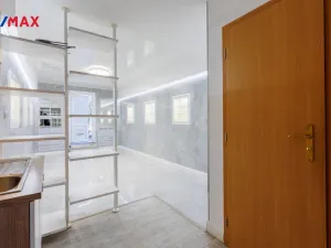 Prodej obchodního prostoru, Karlovy Vary - Rybáře, Konečná, 72 m2