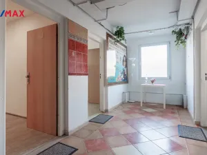 Prodej obchodního prostoru, Karlovy Vary - Rybáře, Konečná, 72 m2