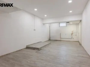 Prodej obchodního prostoru, Karlovy Vary - Rybáře, Konečná, 72 m2