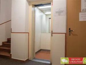 Pronájem bytu 1+kk, Praha, Kozácká, 30 m2