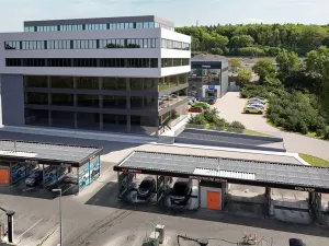 Pronájem kanceláře, Praha - Vysočany, Poděbradská, 1500 m2