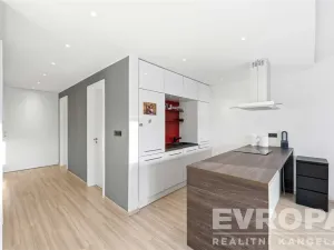 Pronájem bytu 2+kk, Praha, Zakšínská, 80 m2