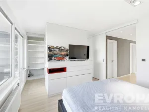 Pronájem bytu 2+kk, Praha, Zakšínská, 80 m2