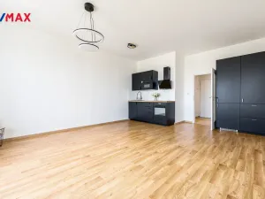 Pronájem bytu 1+kk, Praha - Dolní Počernice, Černodolská, 39 m2