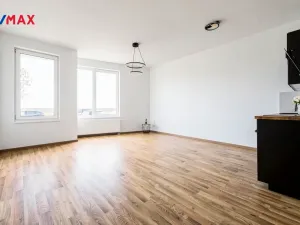 Pronájem bytu 1+kk, Praha - Dolní Počernice, Černodolská, 39 m2