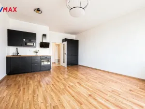 Pronájem bytu 1+kk, Praha - Dolní Počernice, Černodolská, 39 m2