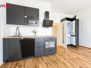 Pronájem bytu 1+kk, Praha - Dolní Počernice, Černodolská, 39 m2