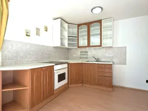 Pronájem bytu 2+kk, Benešov - Bedrč, 50 m2