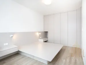 Pronájem bytu 2+kk, Praha - Třebonice, Thomasova, 57 m2