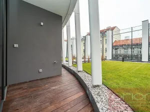 Pronájem bytu 1+kk, Praha - Smíchov, Holečkova, 65 m2