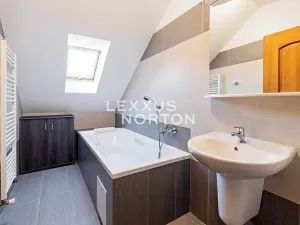 Prodej bytu 2+kk, Praha - Vinohrady, Záhřebská, 74 m2