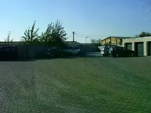 Pronájem garáže, Holešov, Bořenovská, 16 m2