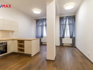 Pronájem bytu 1+kk, Praha - Žižkov, Cimburkova, 30 m2