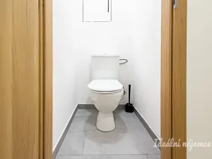 Pronájem bytu 2+kk, Praha, Zelenohorská, 43 m2