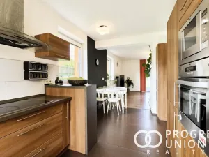 Prodej rodinného domu, Valašská Polanka, 350 m2