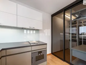 Pronájem bytu 2+kk, Praha - Vršovice, Smolenská, 78 m2