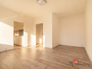 Pronájem bytu 1+1, Praha - Hlubočepy, Lamačova, 32 m2