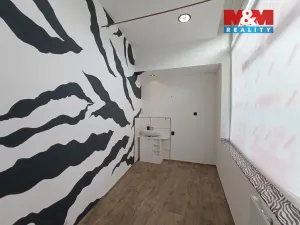 Pronájem obchodního prostoru, Česká Lípa, Okružní, 8 m2