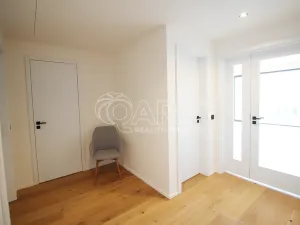 Pronájem bytu 3+kk, Praha - Smíchov, Grafická, 82 m2