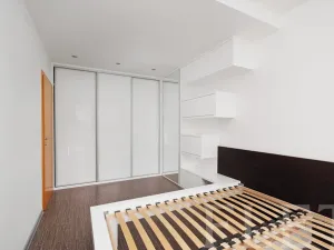 Pronájem bytu 2+kk, Praha - Vysočany, Kabešova, 53 m2