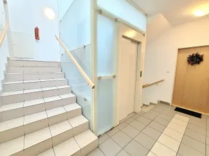 Pronájem bytu 3+kk, Praha - Vysočany, Za Lidovým domem, 58 m2