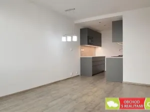 Pronájem bytu 2+kk, Praha, Pujmanové, 40 m2