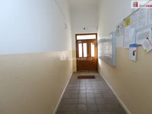 Prodej bytu 2+1, Karlovy Vary, nábřeží Jana Palacha, 63 m2