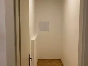 Pronájem bytu 1+kk, Praha - Karlín, Thámova, 44 m2