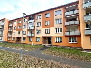 Pronájem bytu 1+1, Cheb, Stavbařů, 37 m2
