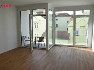 Pronájem bytu 1+kk, Znojmo, Jarošova, 33 m2