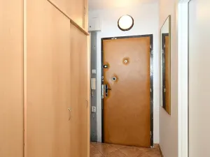 Pronájem bytu 2+kk, Praha - Modřany, Urbánkova, 41 m2