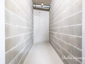 Pronájem bytu 1+kk, Praha - Horní Měcholupy, Milánská, 39 m2